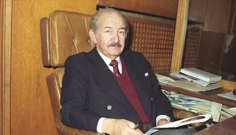 Haldun Taner – Gözlerimi Kaparım Vazifemi Yaparım – NİLÜFER TİRADI